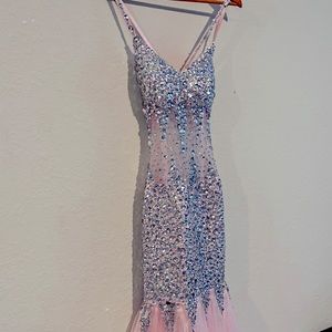 BRAND NEW DRESS, NEVER WORN.